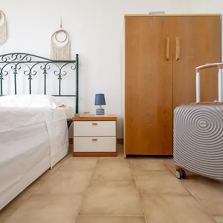 Casa Eleonora Apartment *